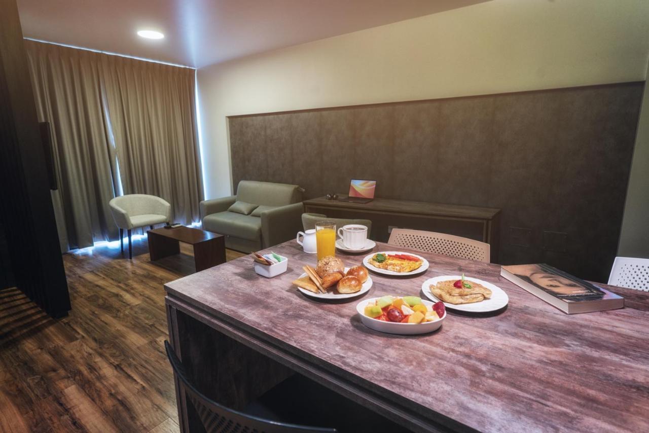 Urban Suites Apart Hotel Санта-Крус-де-ла-Сьєрра Екстер'єр фото